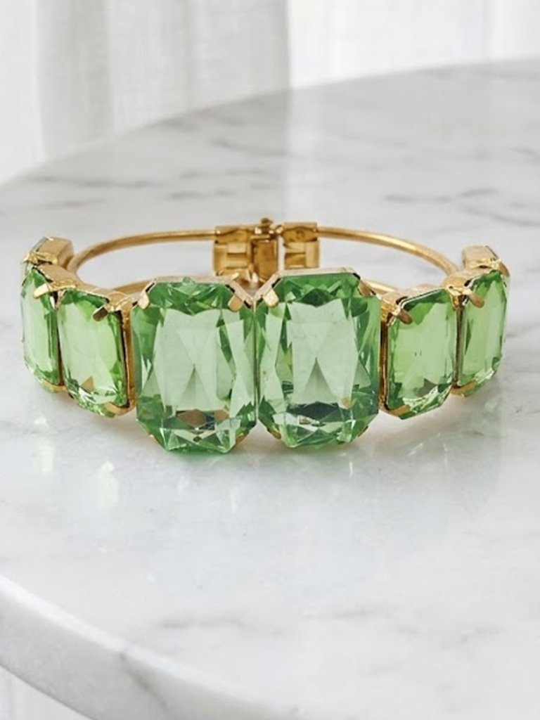 Female Fashionable Green Jewel Bracelet